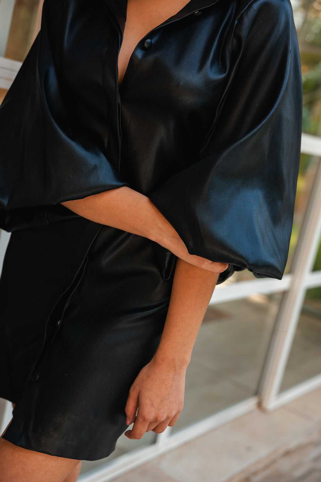 Vestido Corto Mangas Bombe Cuerina Noa