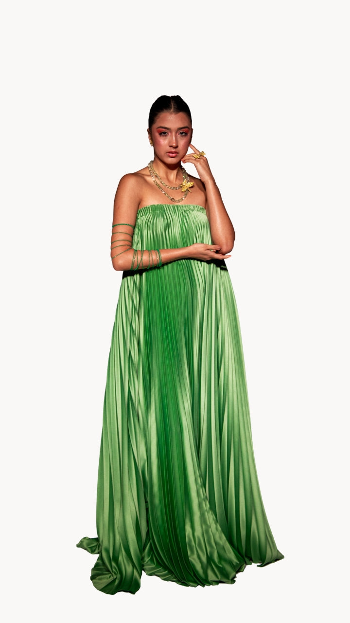 Vestido strapless plisado verde claro