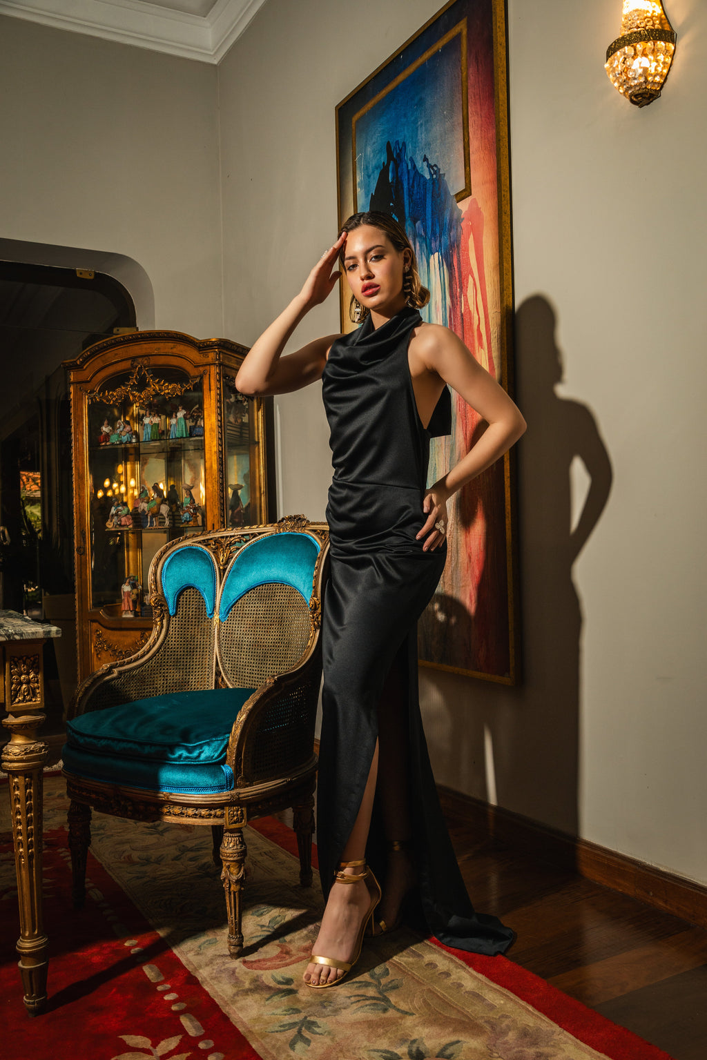 Vestido Halter Crepe Con Tablas Al Costado Dina